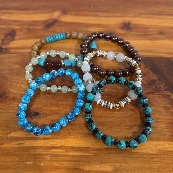 NWT Canyon Sky Set of 5 Southwest Aztec Turquoise Beaded Bracelets - Picture 4 of 5